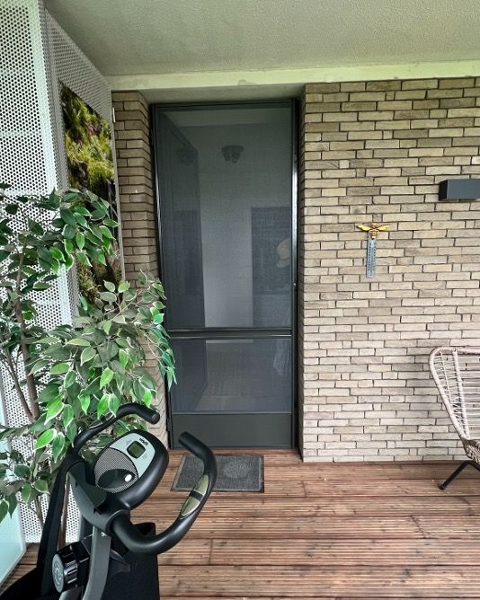 Praktische vliegendeur uit aluminium door vekemans vliegenramen