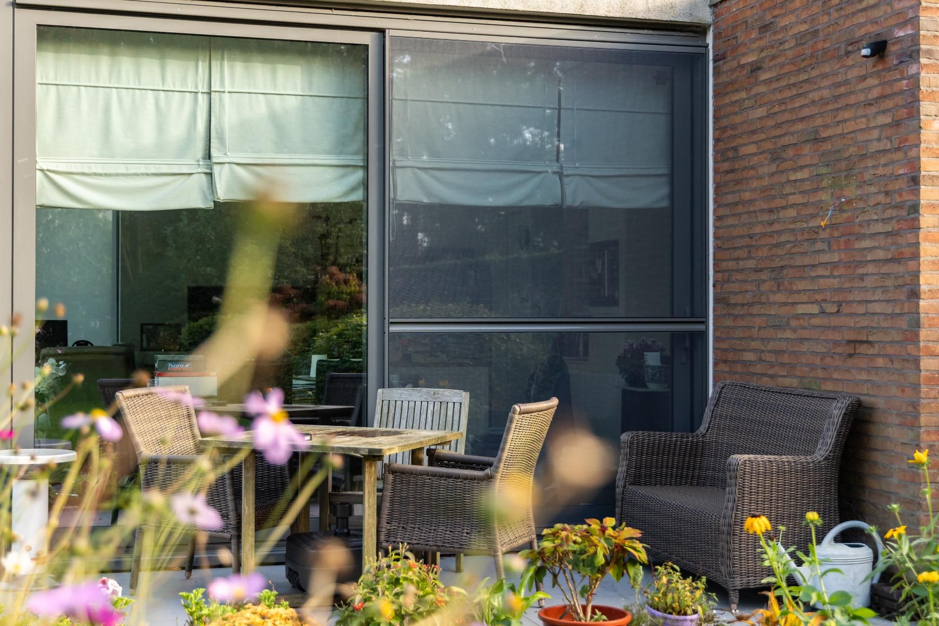Zorgeloos verluchten zonder insecten in huis dankzij vekemans vliegenramen